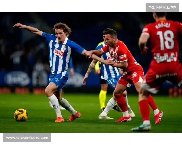 西班牙人球迷投掷水瓶击中赫罗纳门将，俱乐部面临处罚